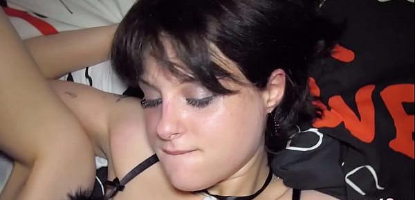 Ao Sperma Gruppensex für kleine deutsche Schülerin Lilly Bang